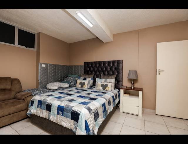 3 BEDROOM APARTMENT FOR SALE IN GLENWOOD